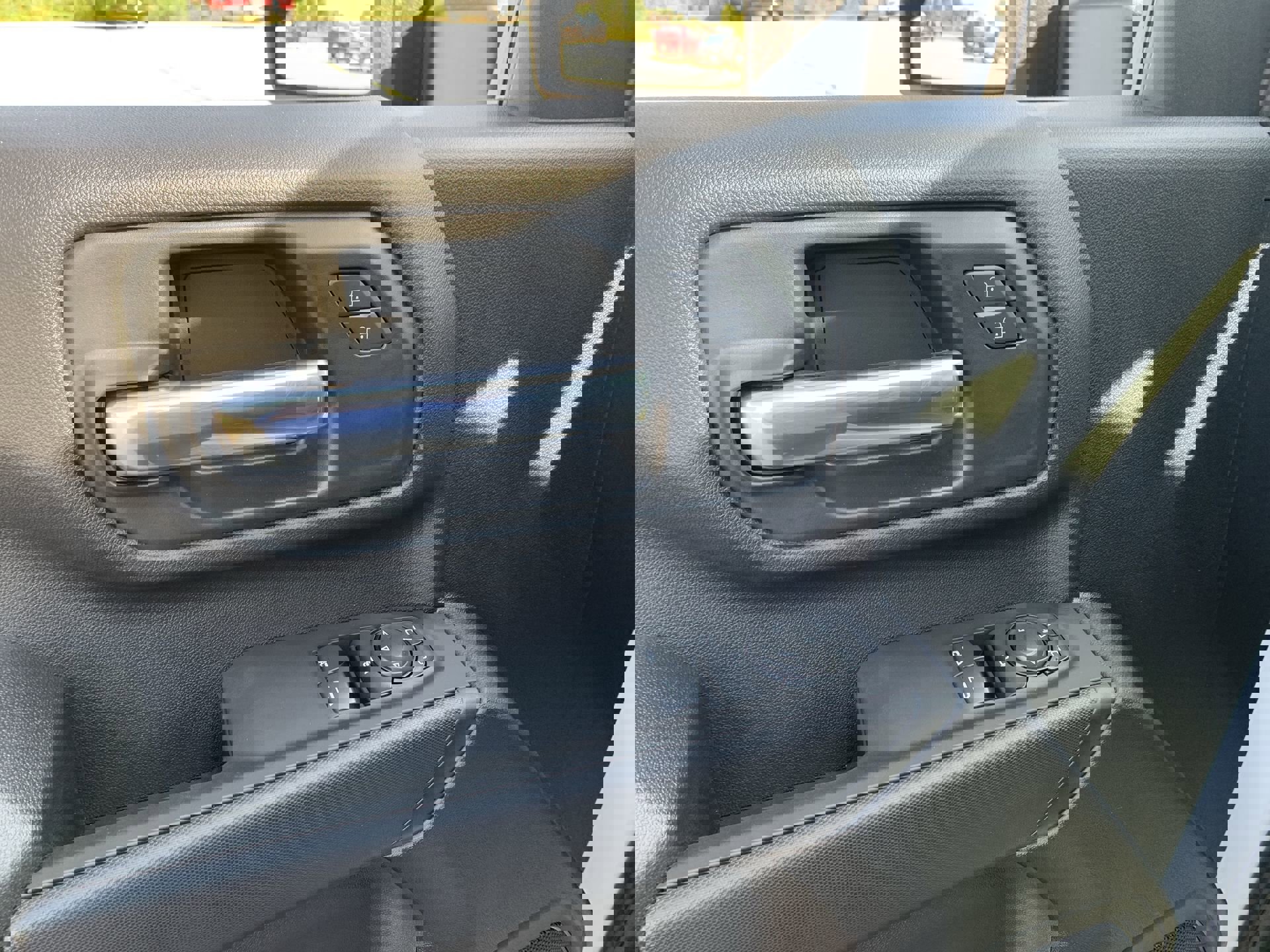 New 2025 GMC Sierra 3500 Pro w/ Convenience Package image 30