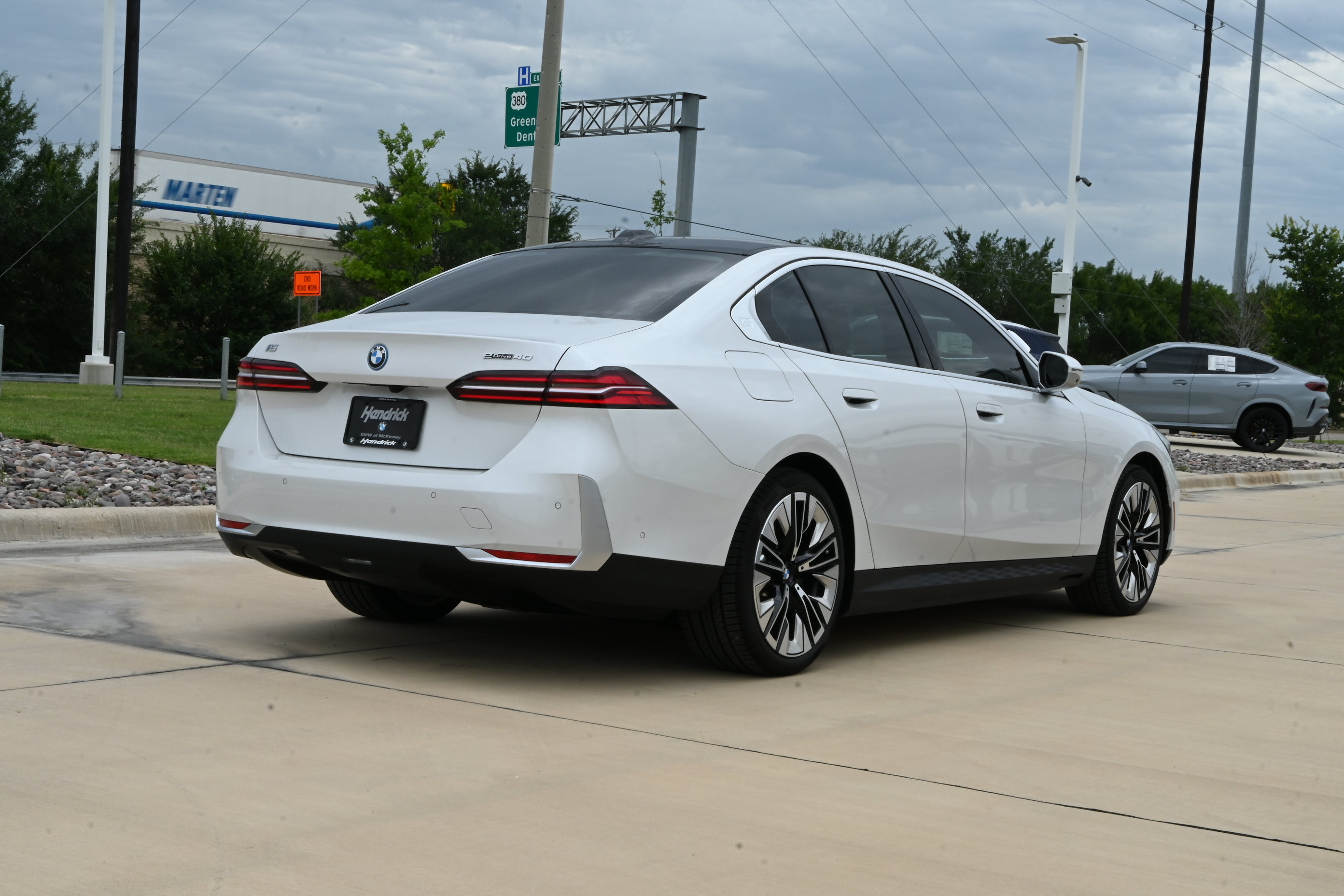 New 2027 BMW i5 eDrive40 RWD image 8