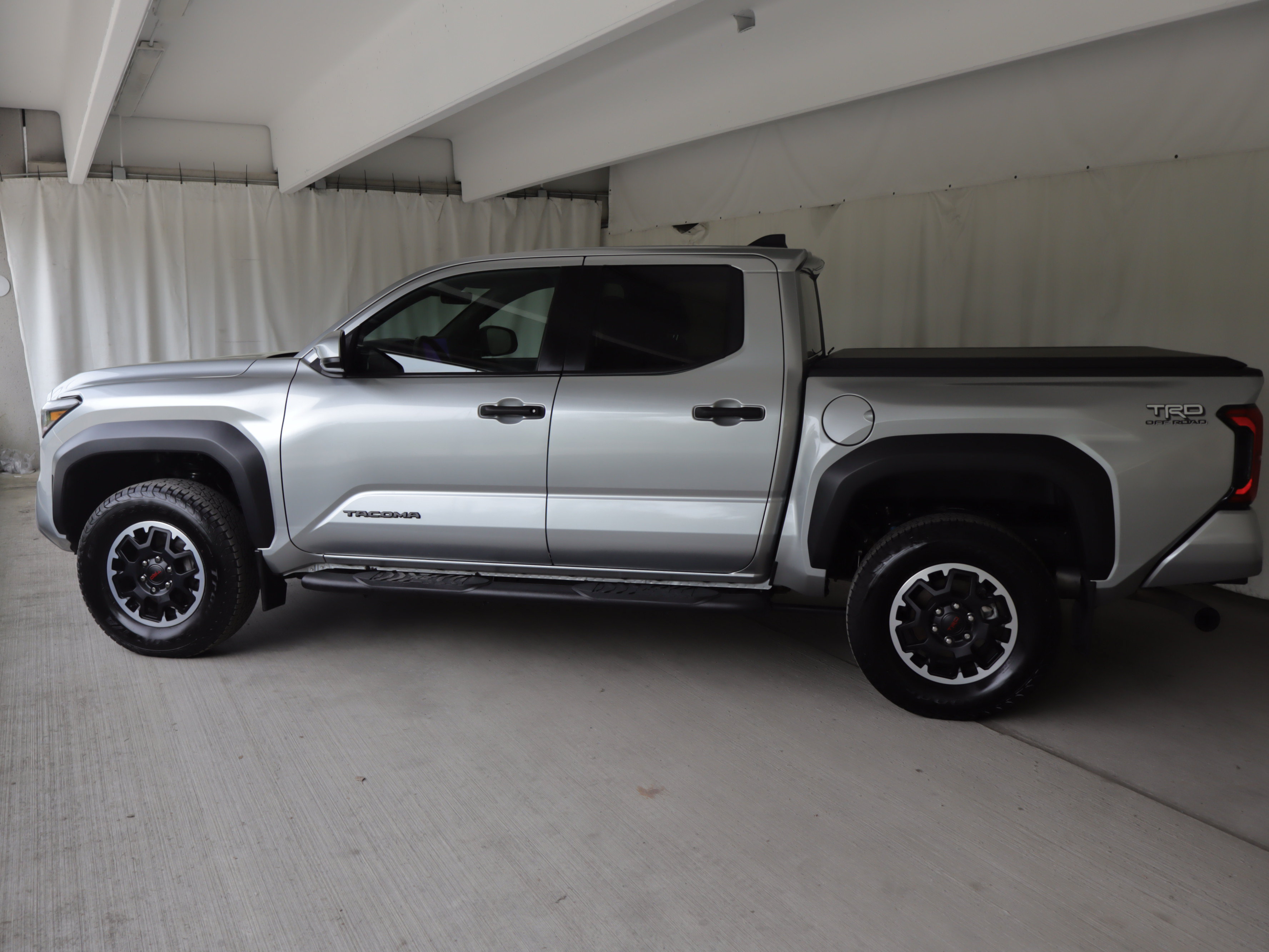 Used 2024 Toyota Tacoma TRD Off-Road AWD/4WD image 20