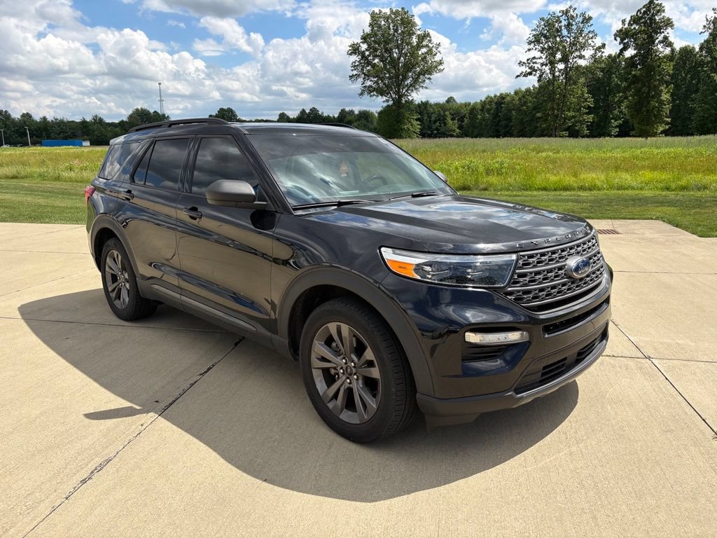 Used 2021 Ford Explorer XLT w/ Equipment Group 202A AWD/4WD image 8