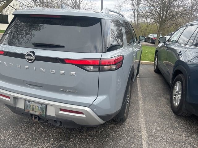 Used 2024 Nissan Pathfinder Platinum image 9