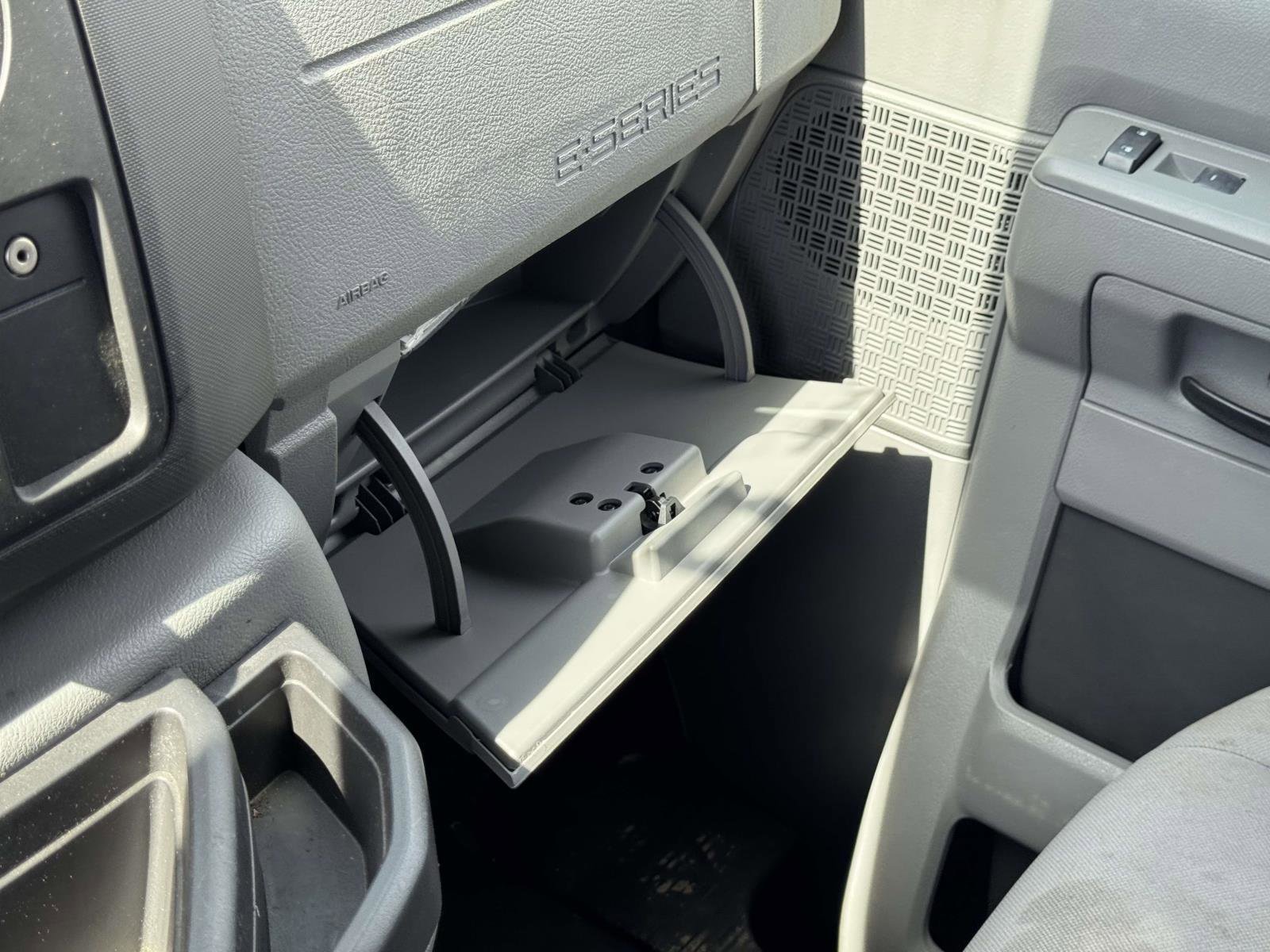 Used 2013 Ford E-150 and Econoline 150 w/ PWR Group image 31