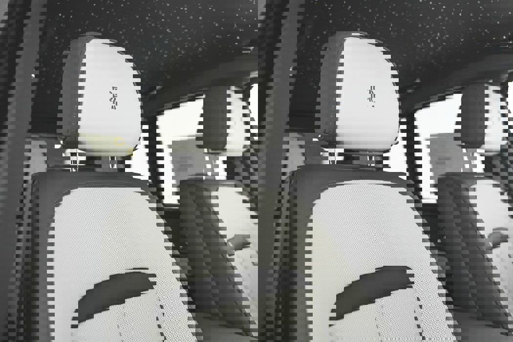 New 2025 Rolls-Royce Cullinan Black Badge image 32