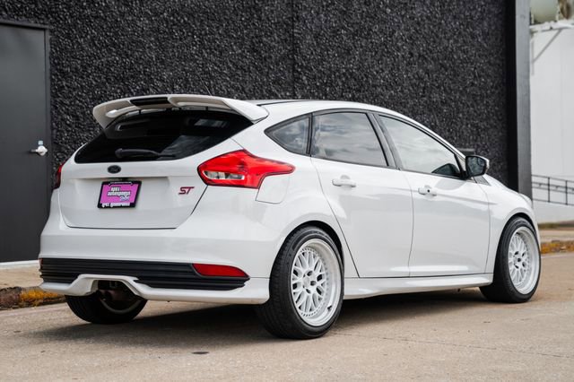 Used 2016 Ford Focus ST image 36