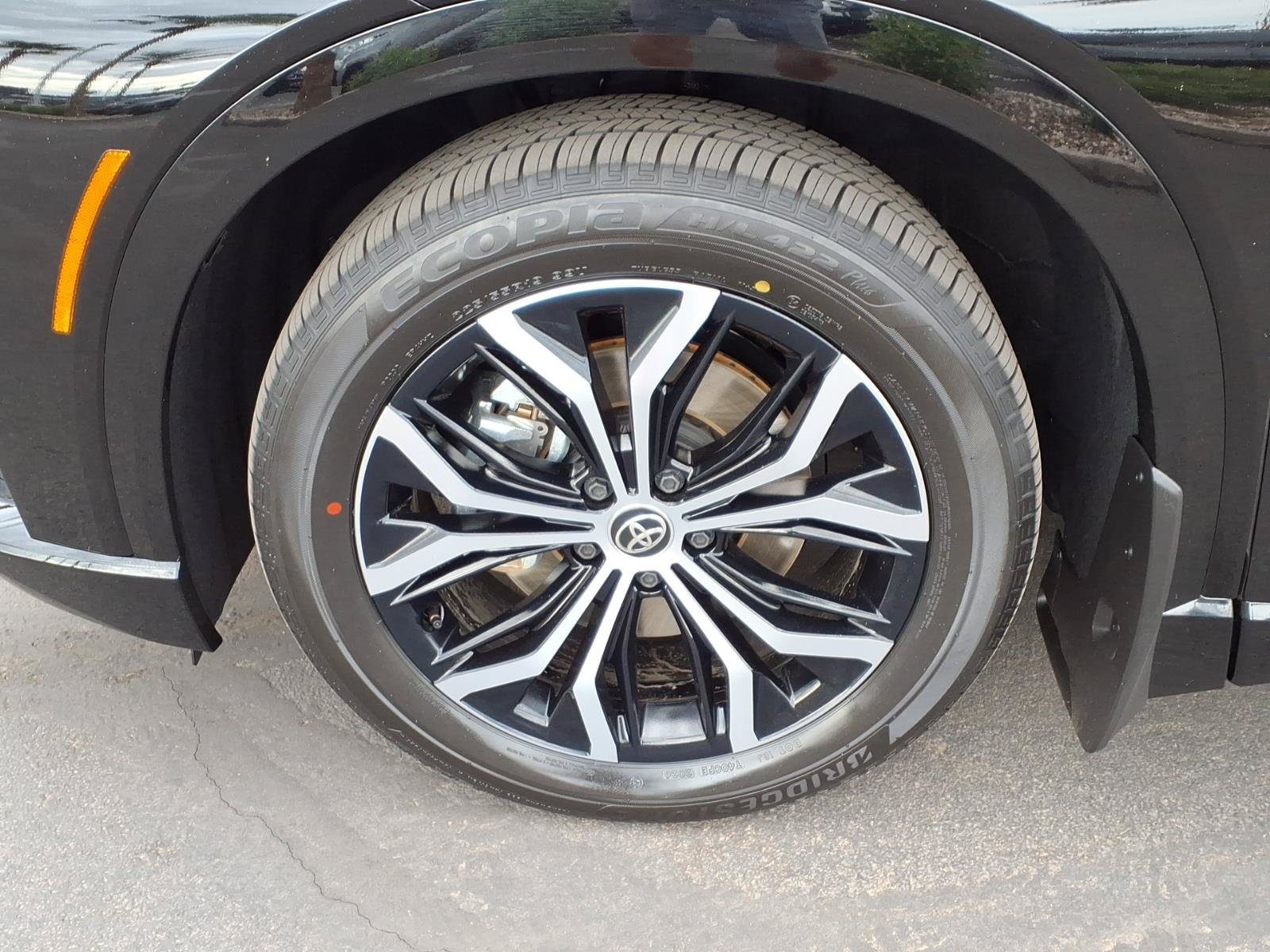 Certified 2026 Toyota Crown Signia AWD/4WD image 9