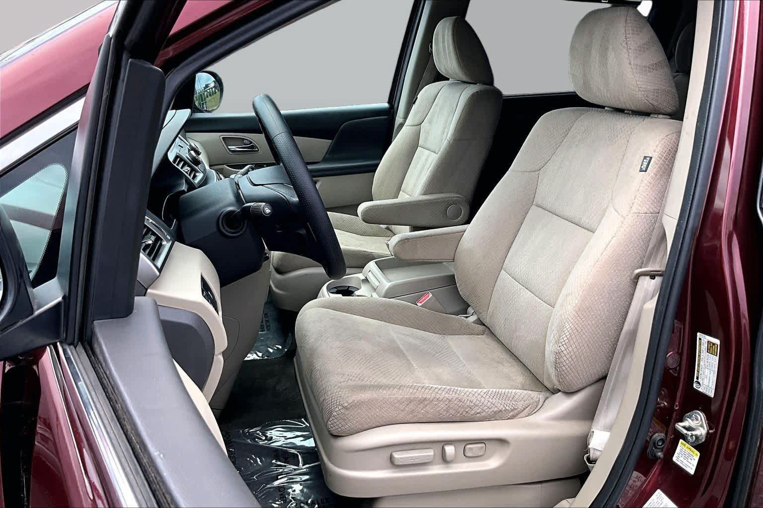 Used 2016 Honda Odyssey EX image 8