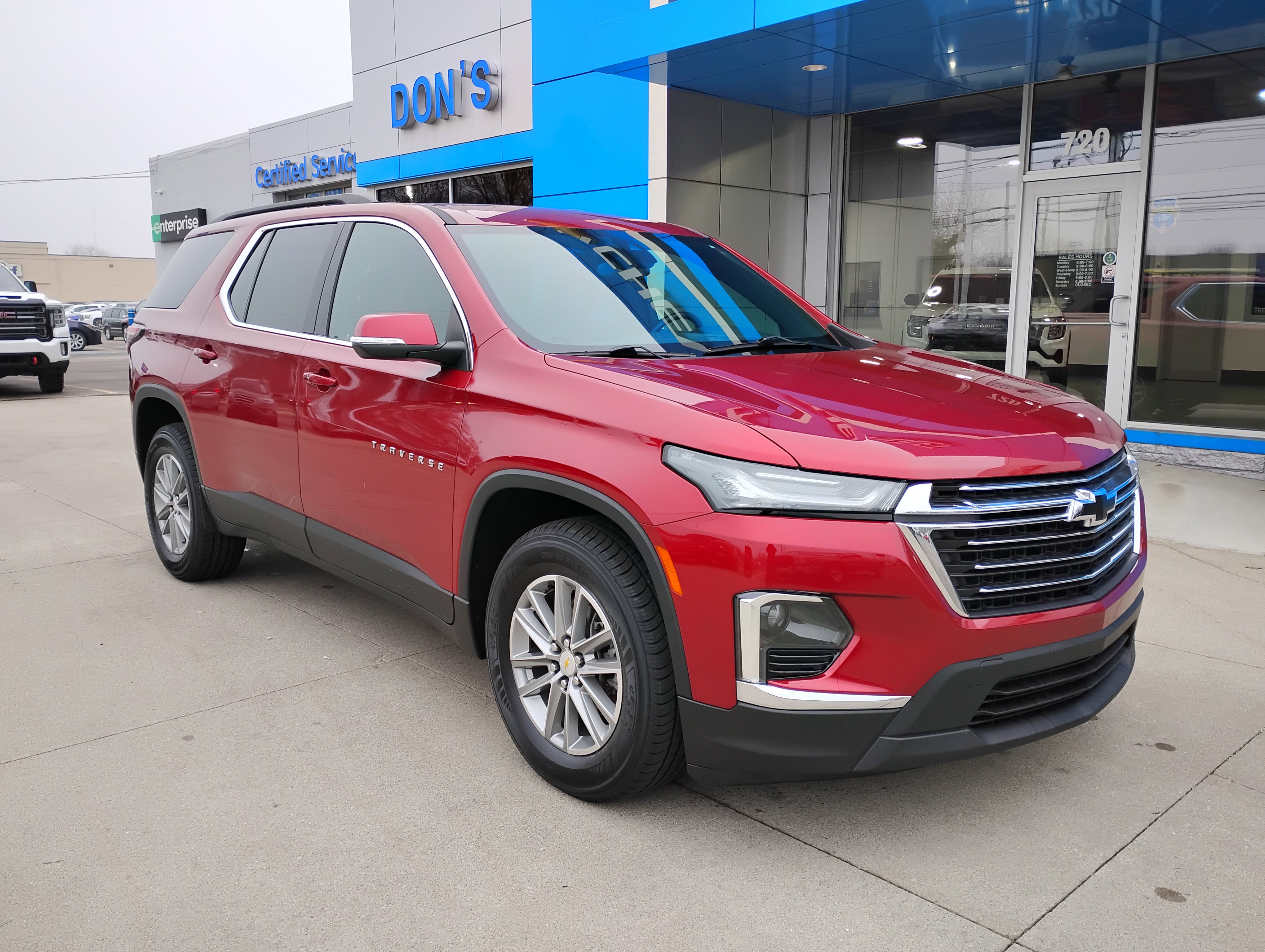 Used 2023 Chevrolet Traverse LT w/ LPO, Floor Liner Package image 3