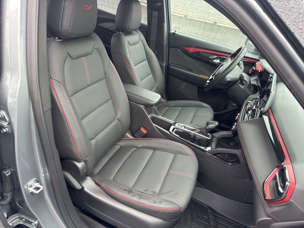 Used 2025 Chevrolet TrailBlazer RS w/ Convenience Package FWD image 14