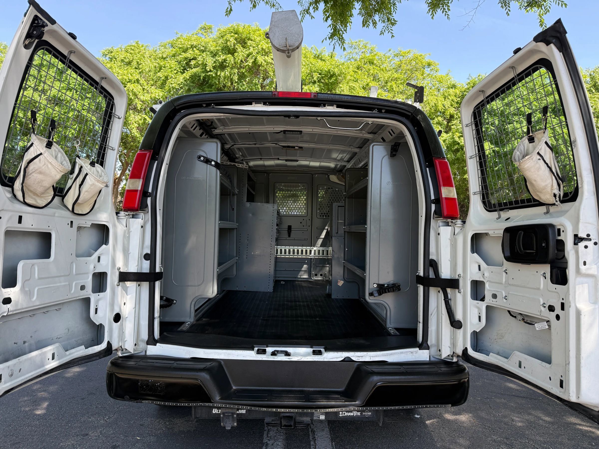 Used 2015 Chevrolet Express 2500 RWD image 13