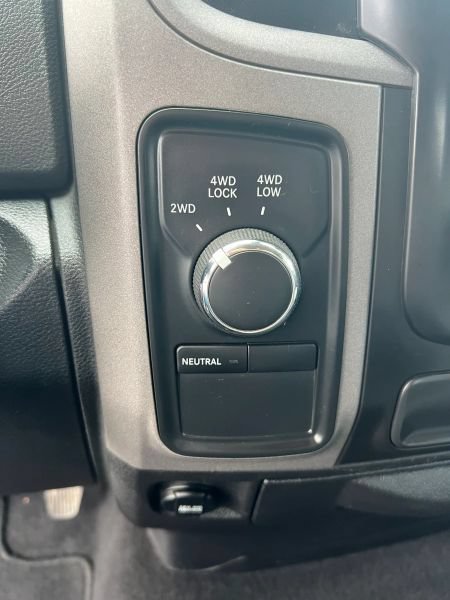 Used 2014 RAM 1500 ST w/ SXT Appearance Group AWD/4WD image 25