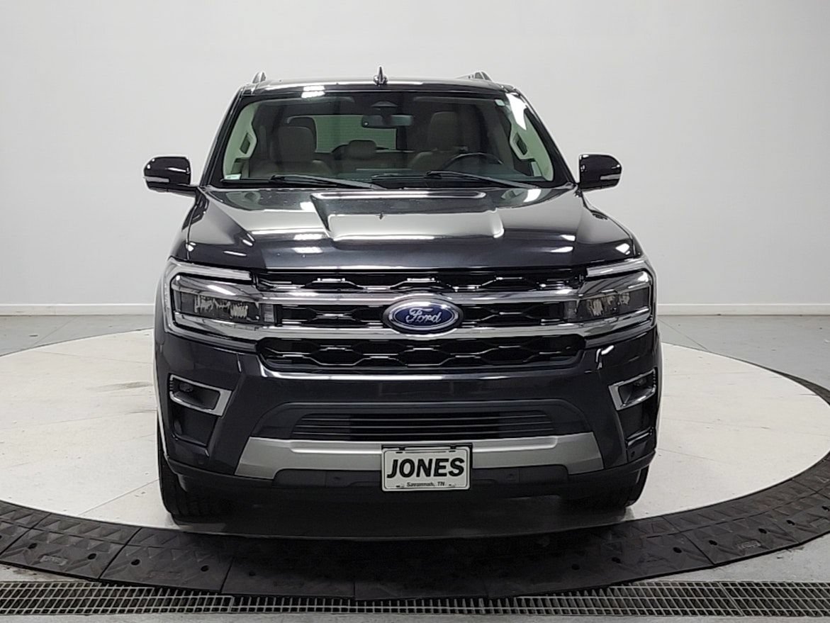 Used 2022 Ford Expedition Max Limited RWD image 3