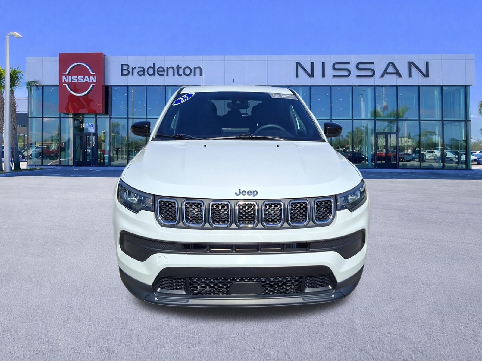 Used 2023 Jeep Compass Sport AWD/4WD image 2