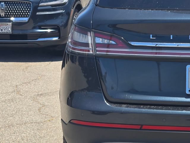 Used 2022 Lincoln Nautilus FWD w/ Premium Package image 6