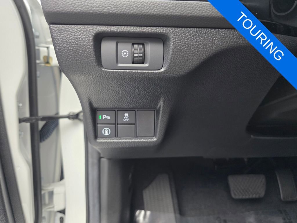 Used 2024 Honda Civic Touring image 25