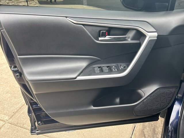 Used 2022 Toyota RAV4 XLE w/ Convenience Package FWD image 11