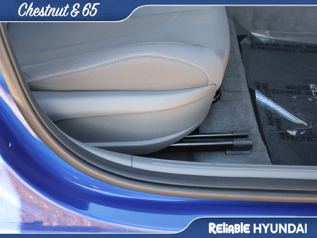 Certified 2025 Hyundai Elantra SEL FWD image 10
