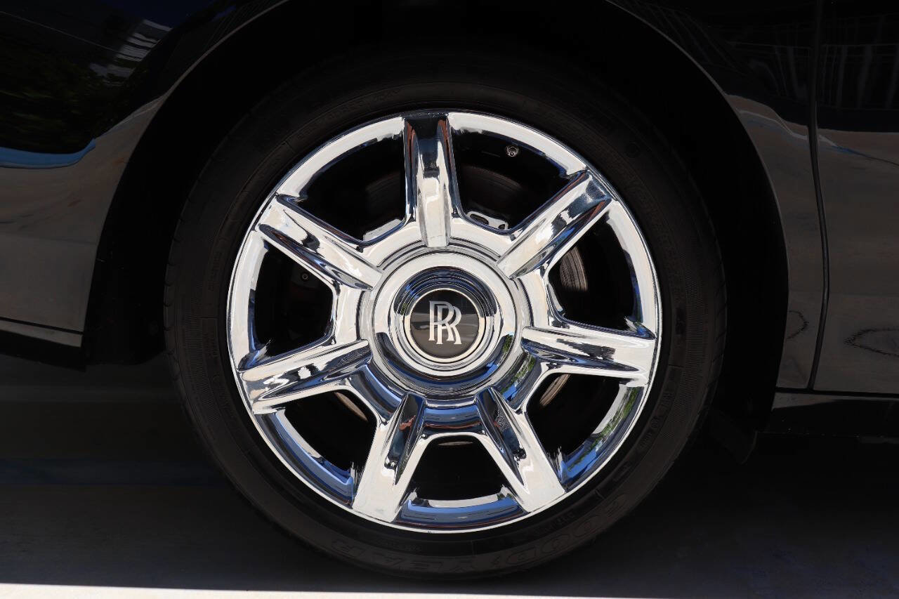 Used 2010 Rolls-Royce Ghost image 12