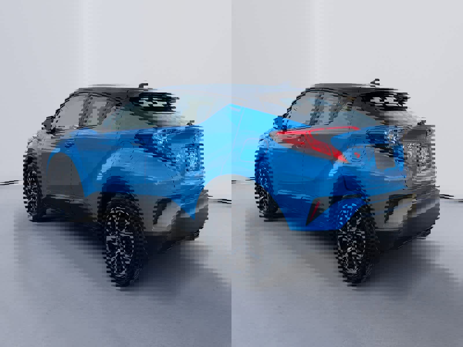 Used 2019 Toyota C-HR XLE image 5