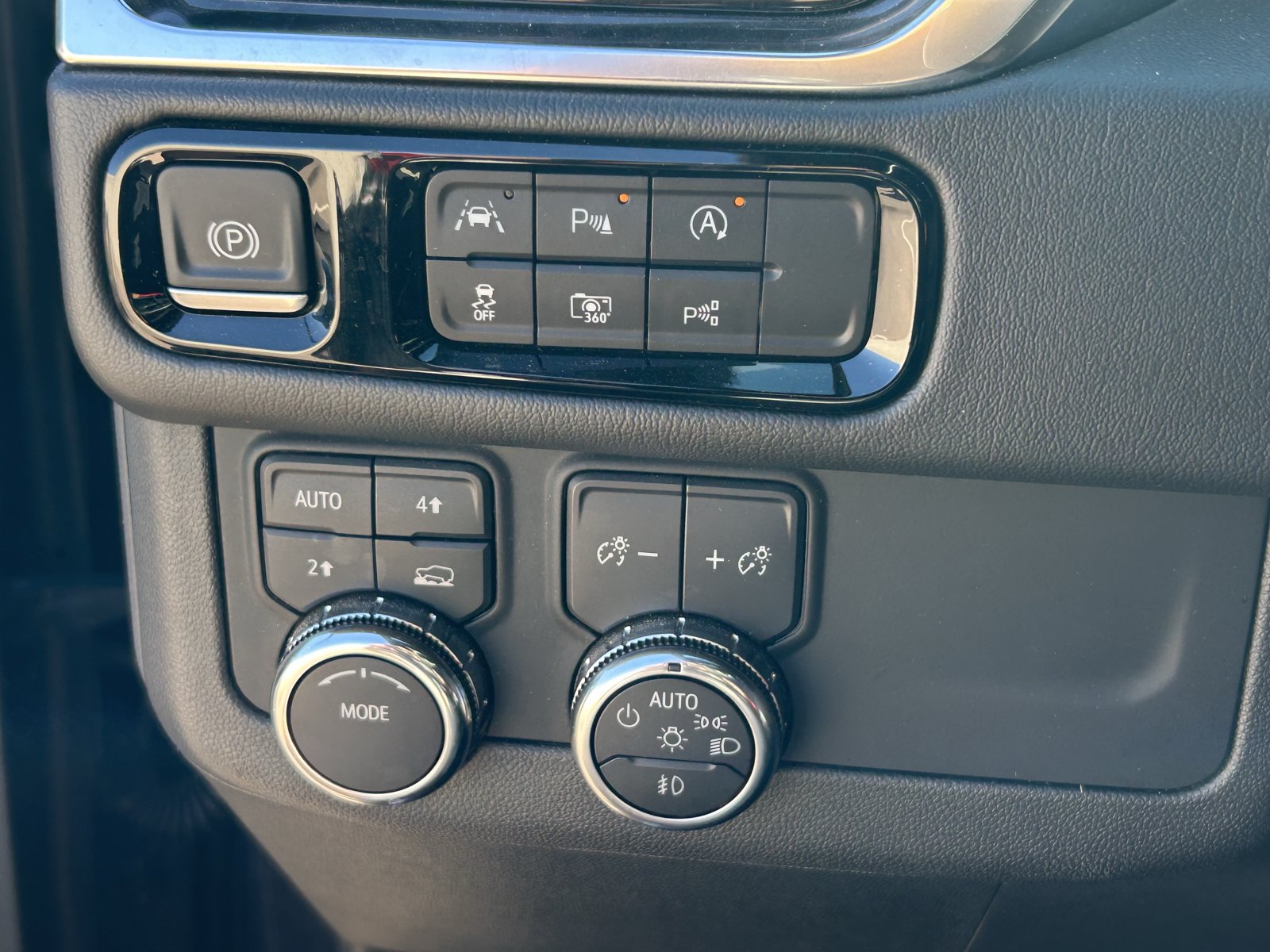 Certified 2025 GMC Yukon Denali AWD/4WD image 20
