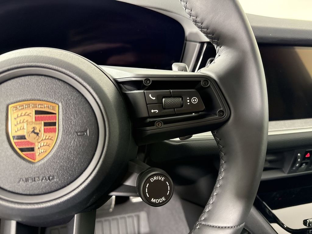 New 2026 Porsche Cayenne S image 38