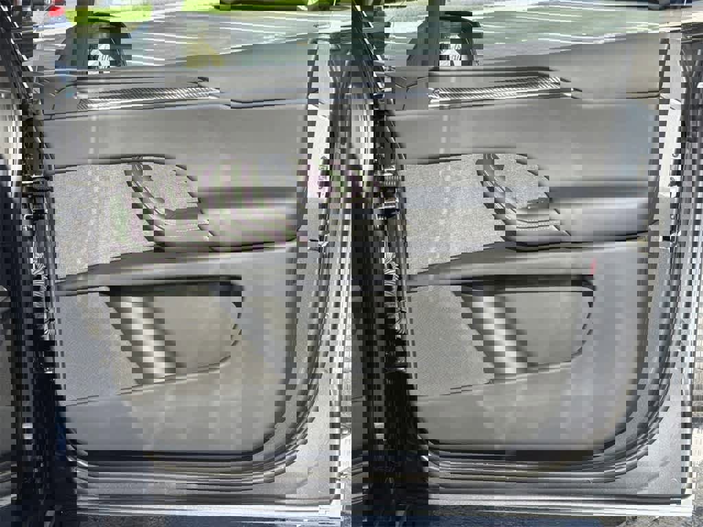 Used 2022 Tesla Model X Plaid image 40