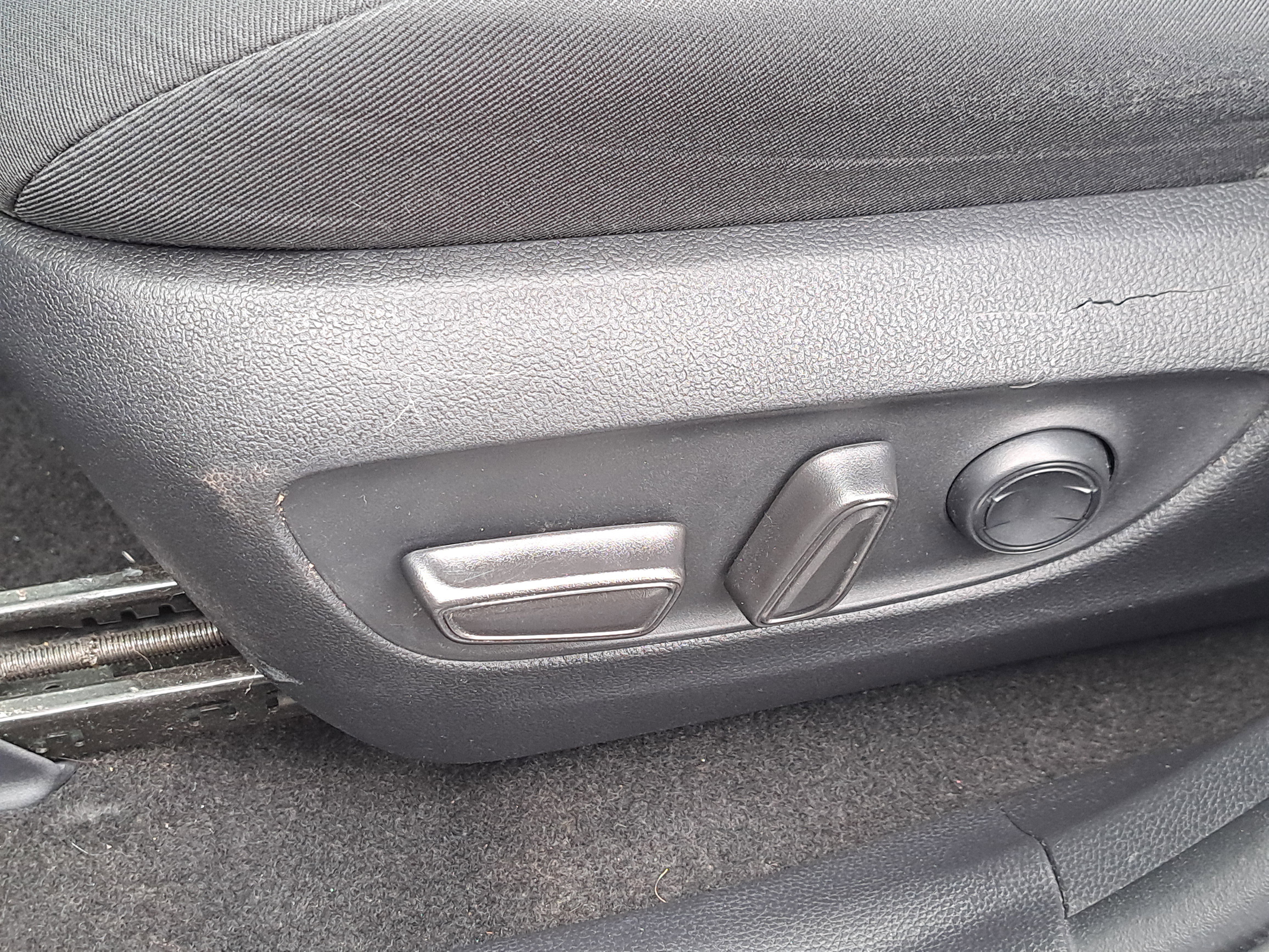 Used 2021 Toyota RAV4 XLE image 17