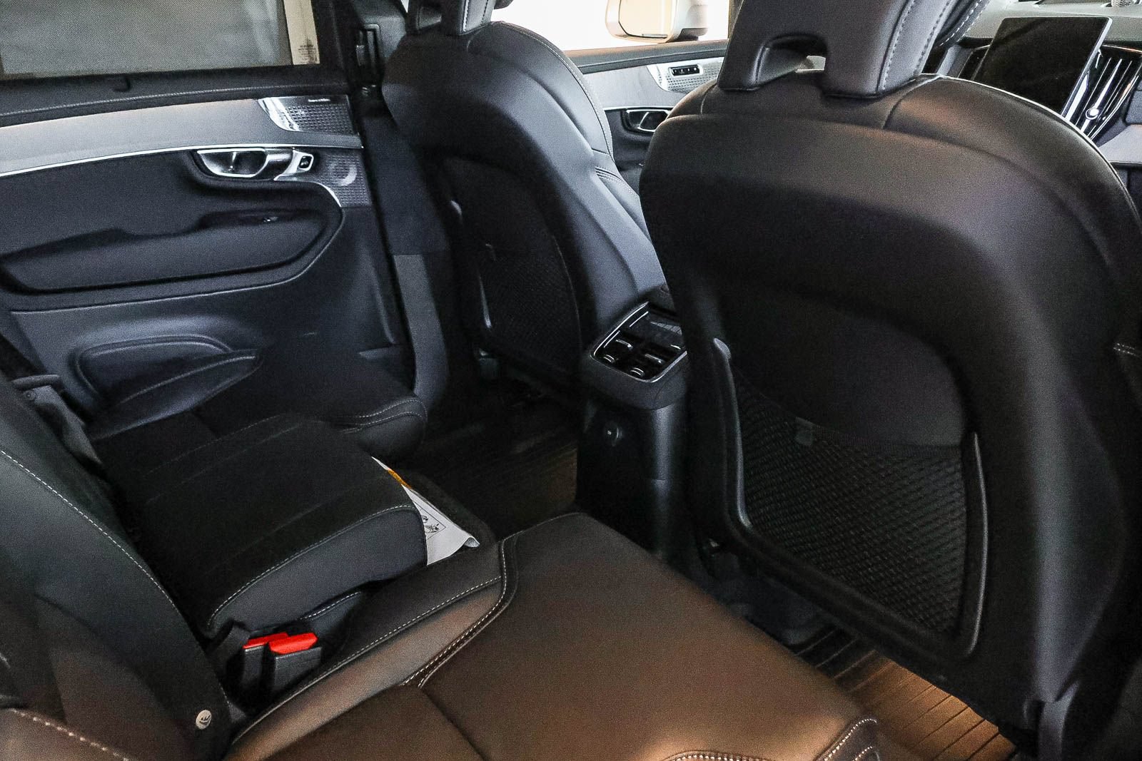 New 2026 Volvo XC90 T8 Ultra w/ Lounge Package AWD/4WD image 14