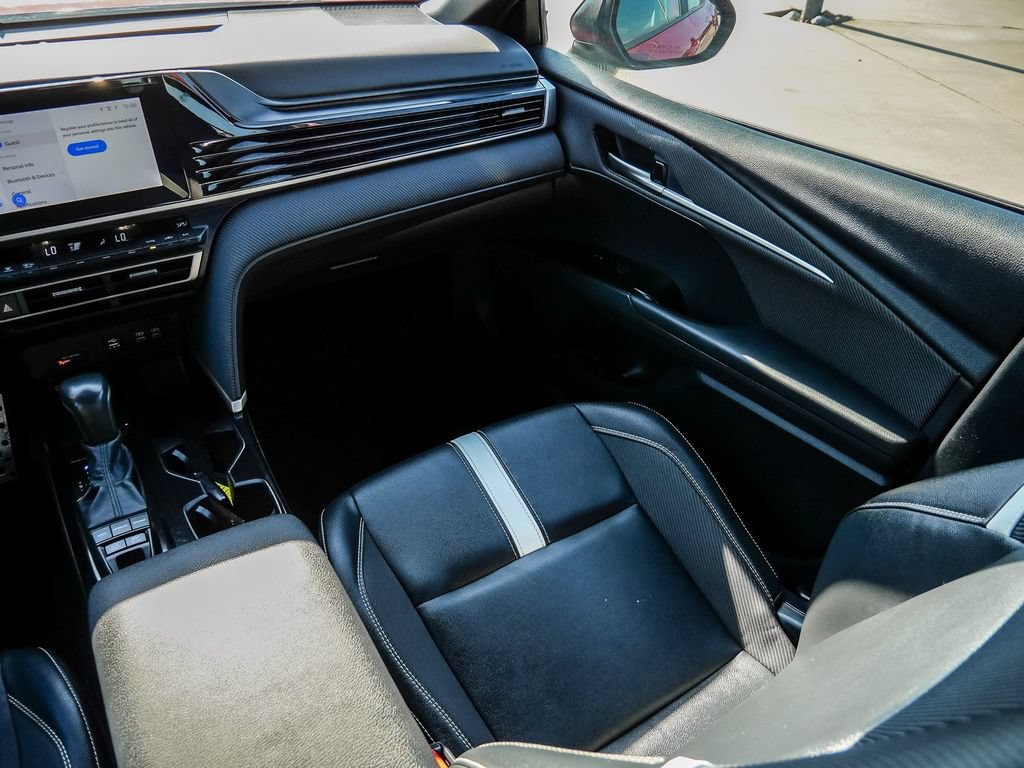 Used 2025 Toyota Camry SE FWD image 30
