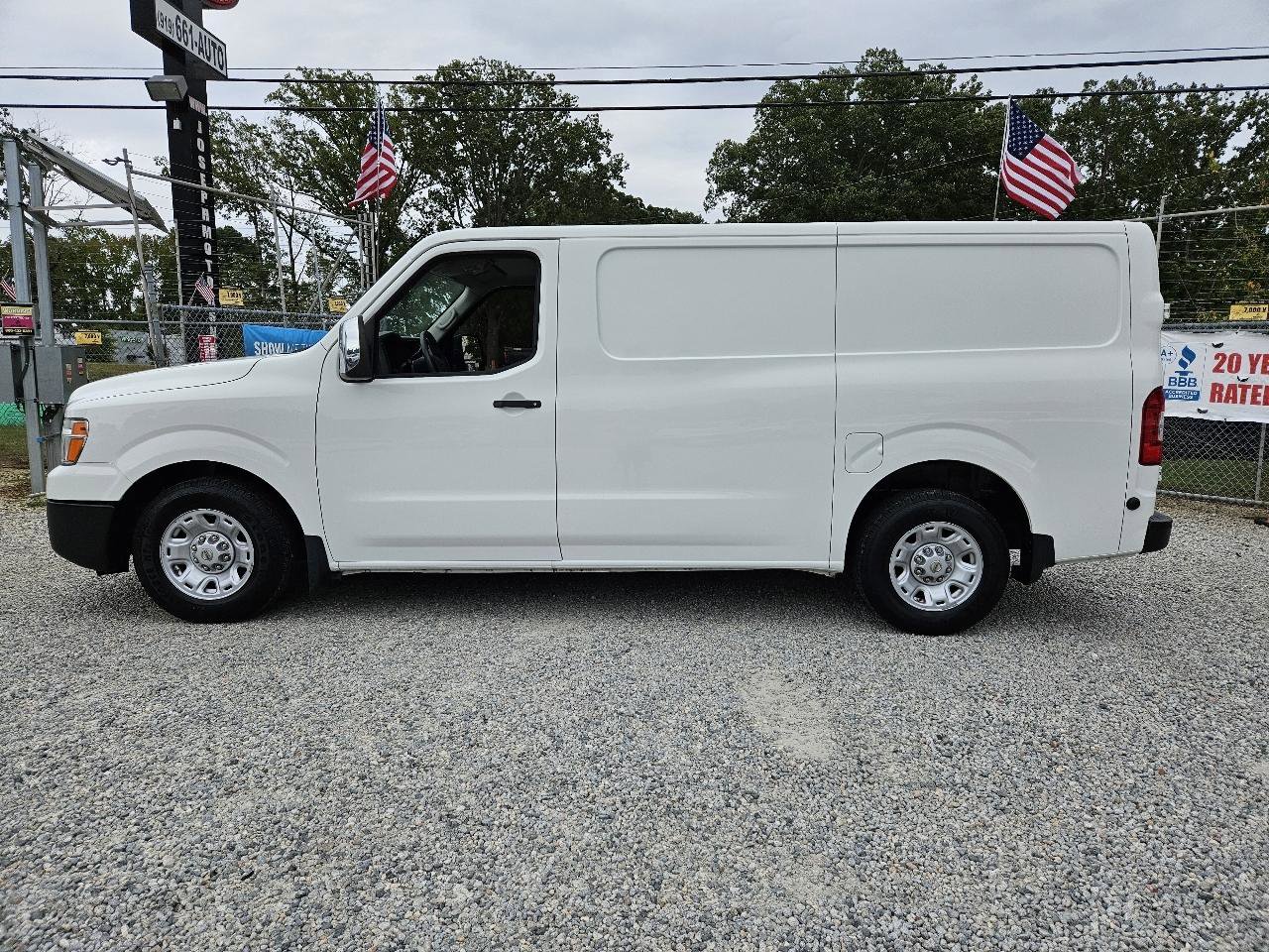 Used 2019 Nissan NV 2500 SV RWD image 2