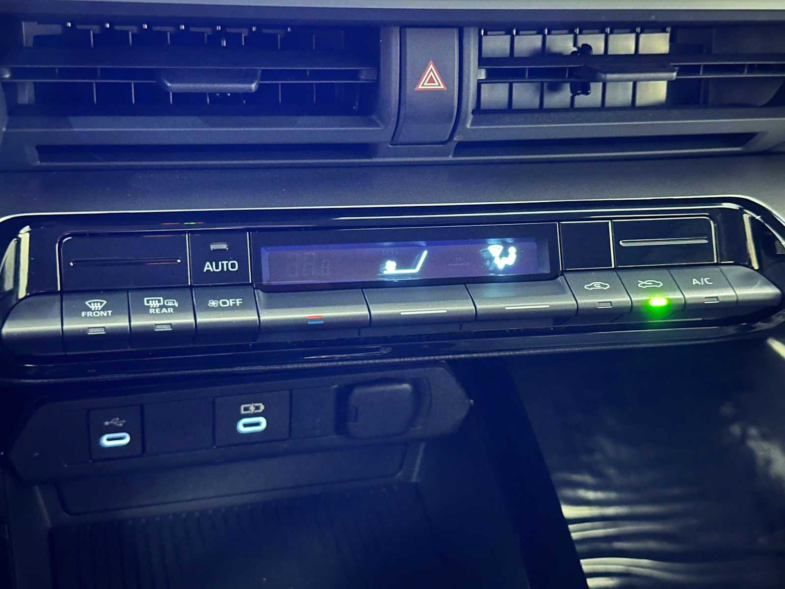 Used 2024 Toyota Prius LE image 15