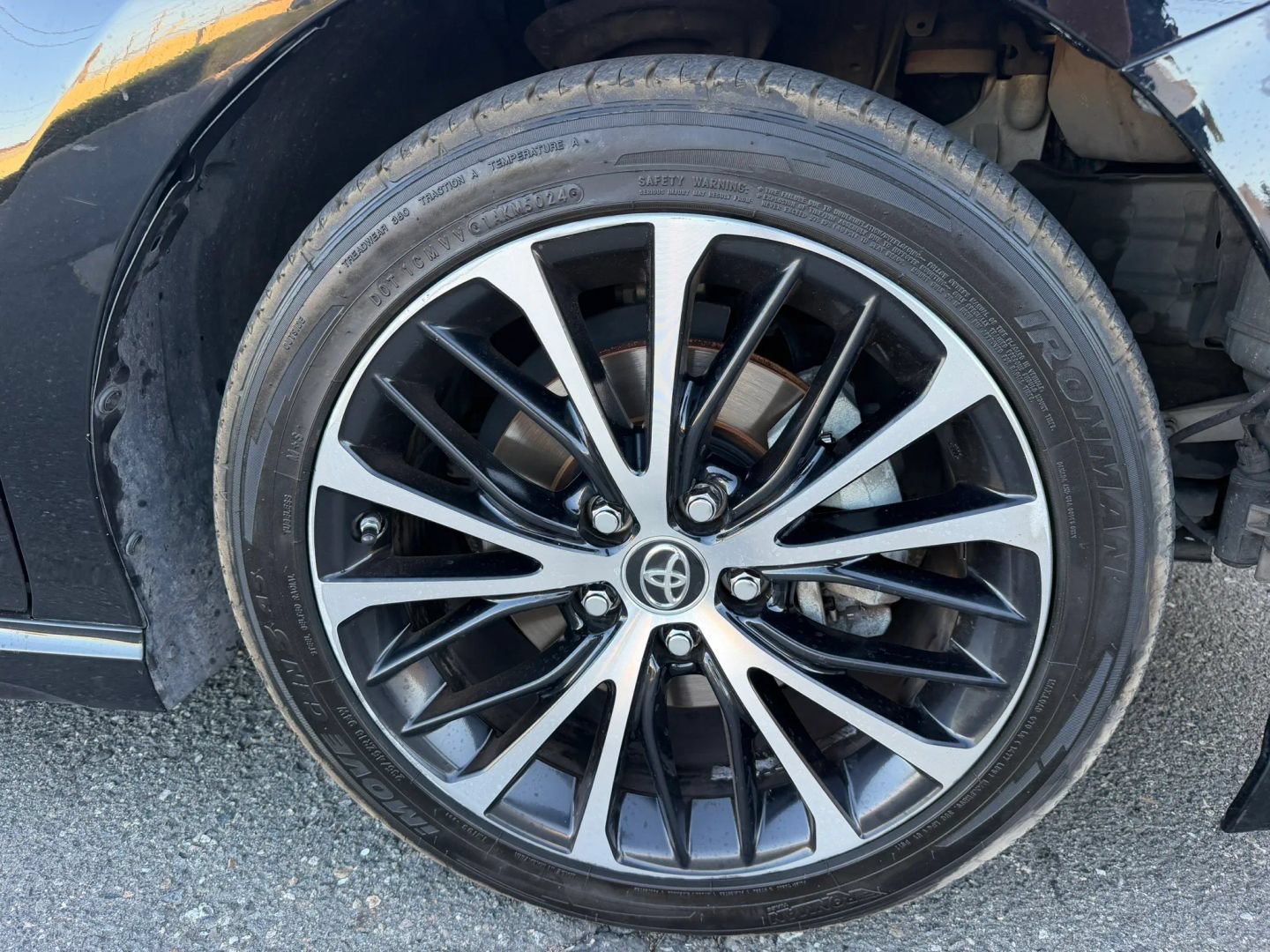 Used 2018 Toyota Camry SE w/ Moonroof Package FWD image 30