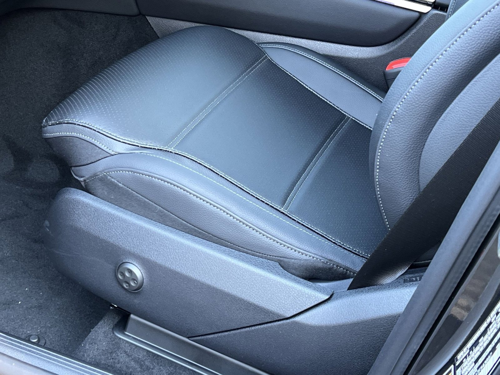 New 2026 Mercedes-Benz GLC 300 4MATIC image 12