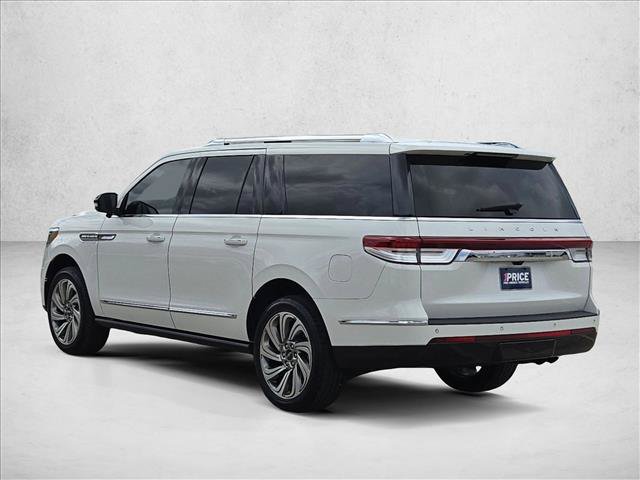 Used 2024 Lincoln Navigator L Reserve AWD/4WD image 7