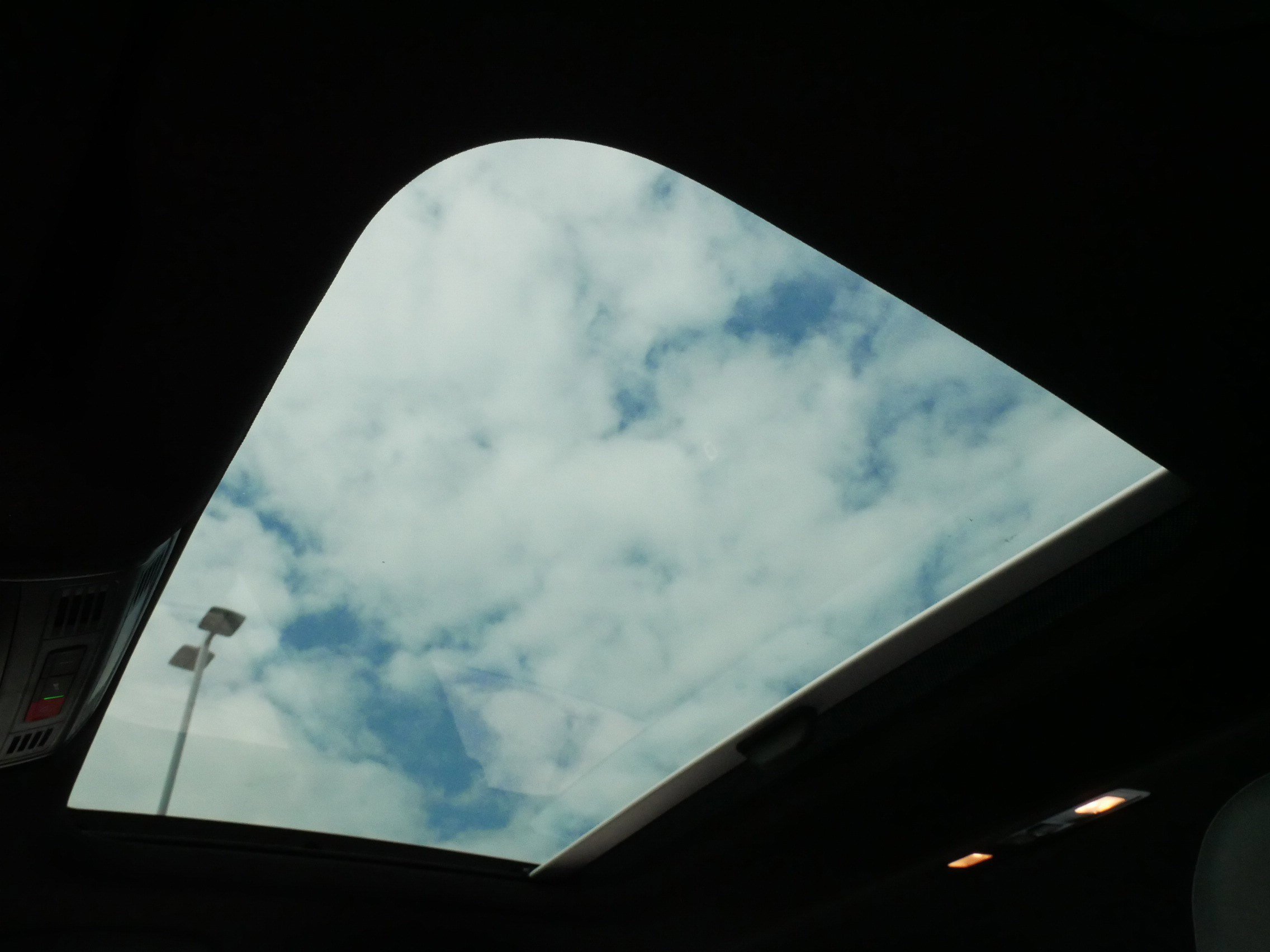 Certified 2025 Volkswagen Jetta GLI Autobahn image 32