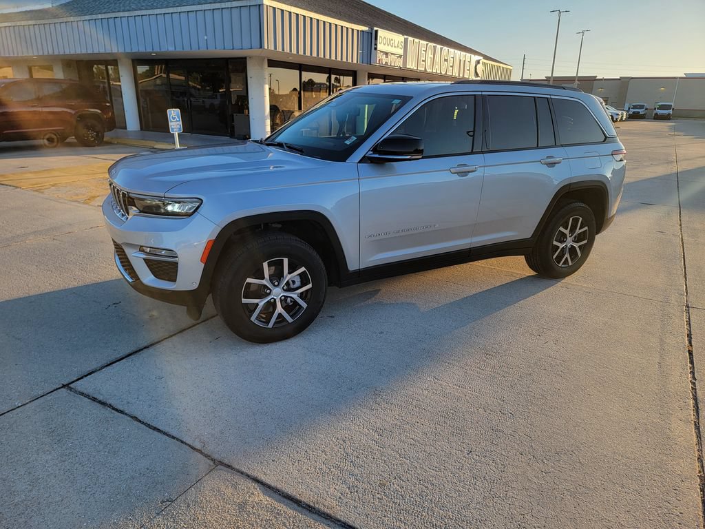 Used 2025 Jeep Grand Cherokee Limited w/ Luxury Tech Group II