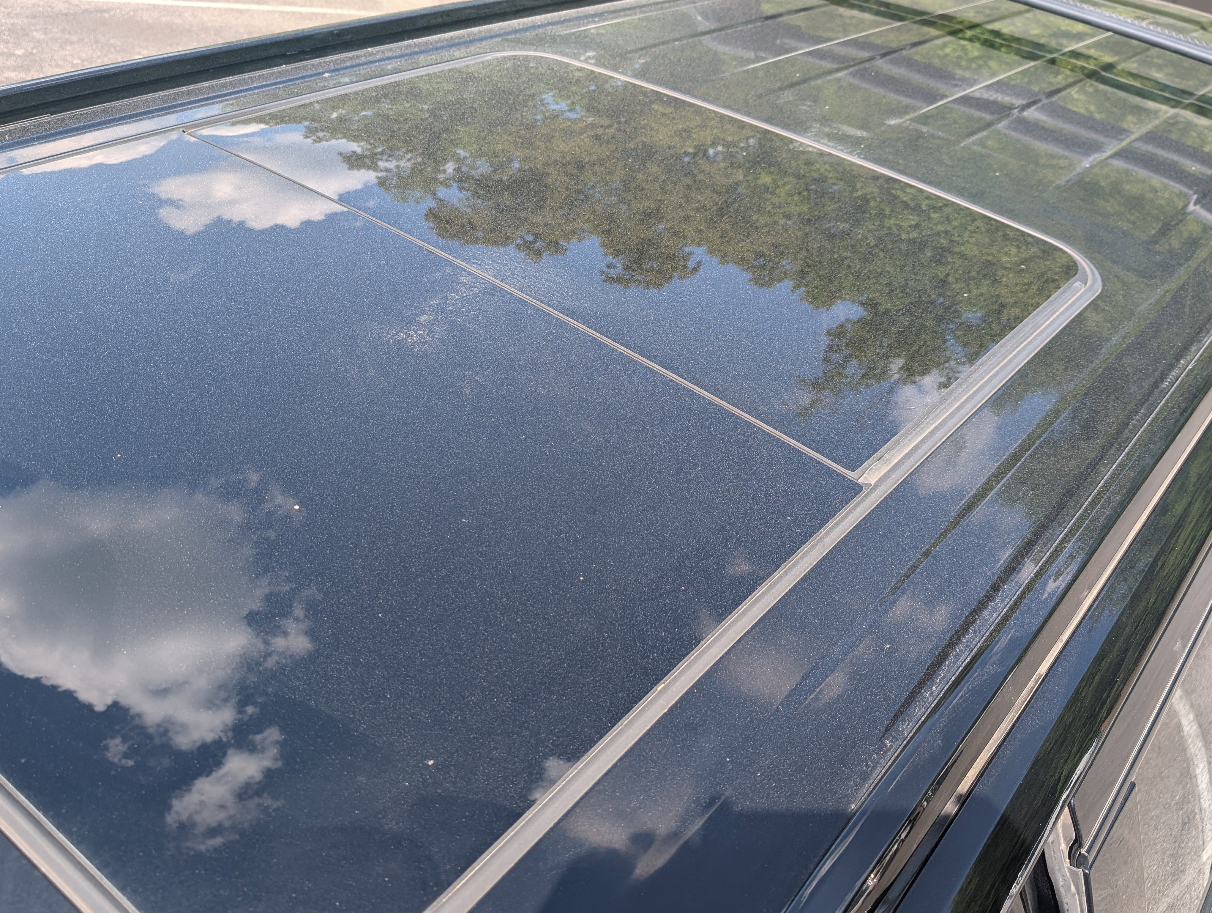 Used 2021 Chevrolet Suburban RST w/ Luxury Package RWD image 14