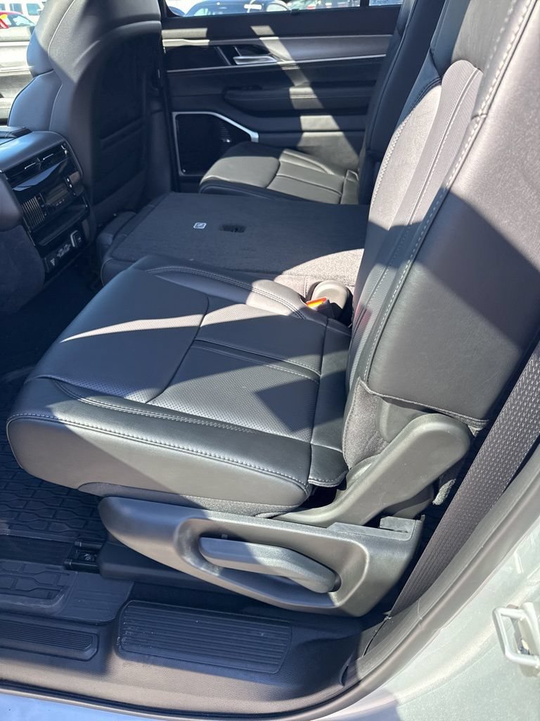 New 2026 Jeep Grand Wagoneer Limited AWD/4WD image 13