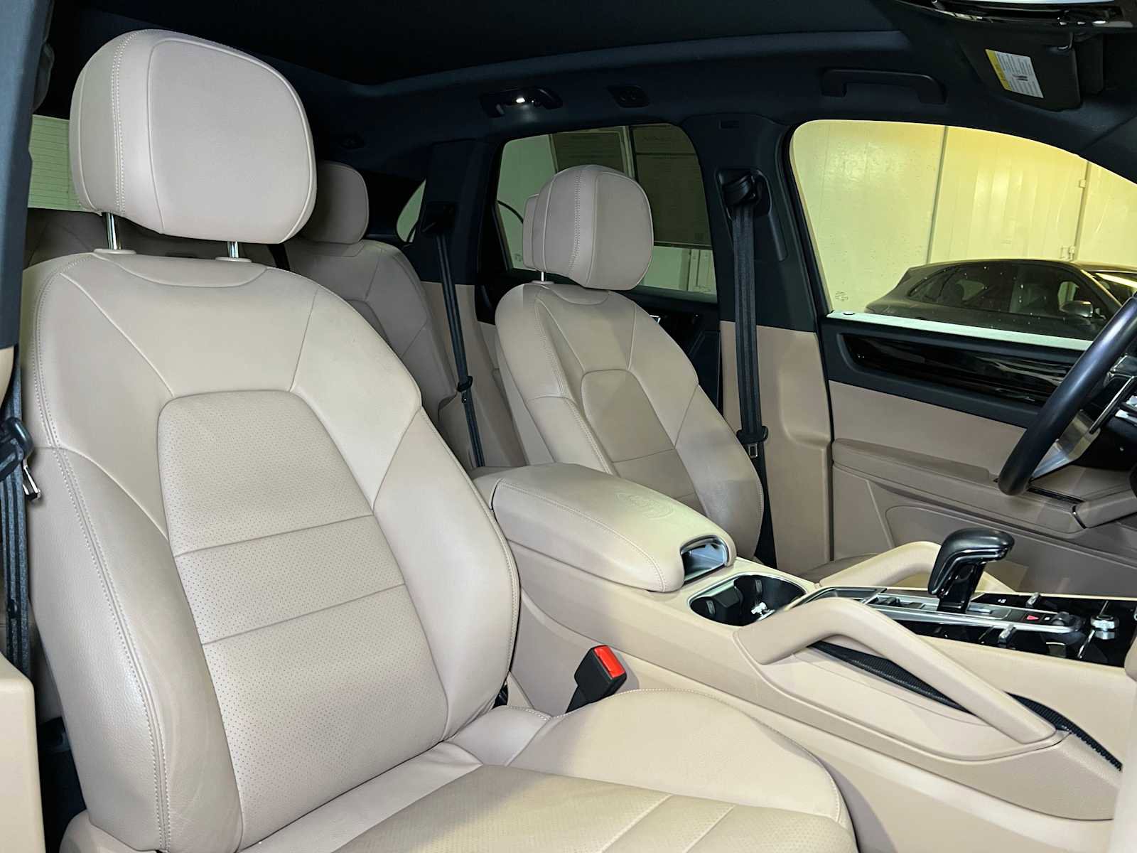 Used 2023 Porsche Cayenne image 13