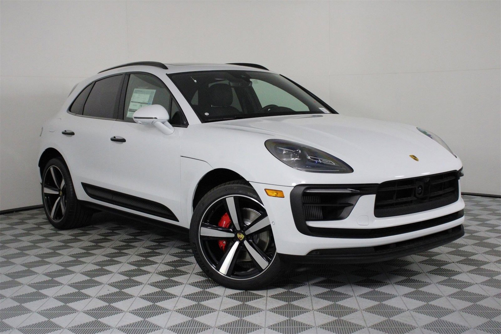 New 2025 Porsche Macan S image 9