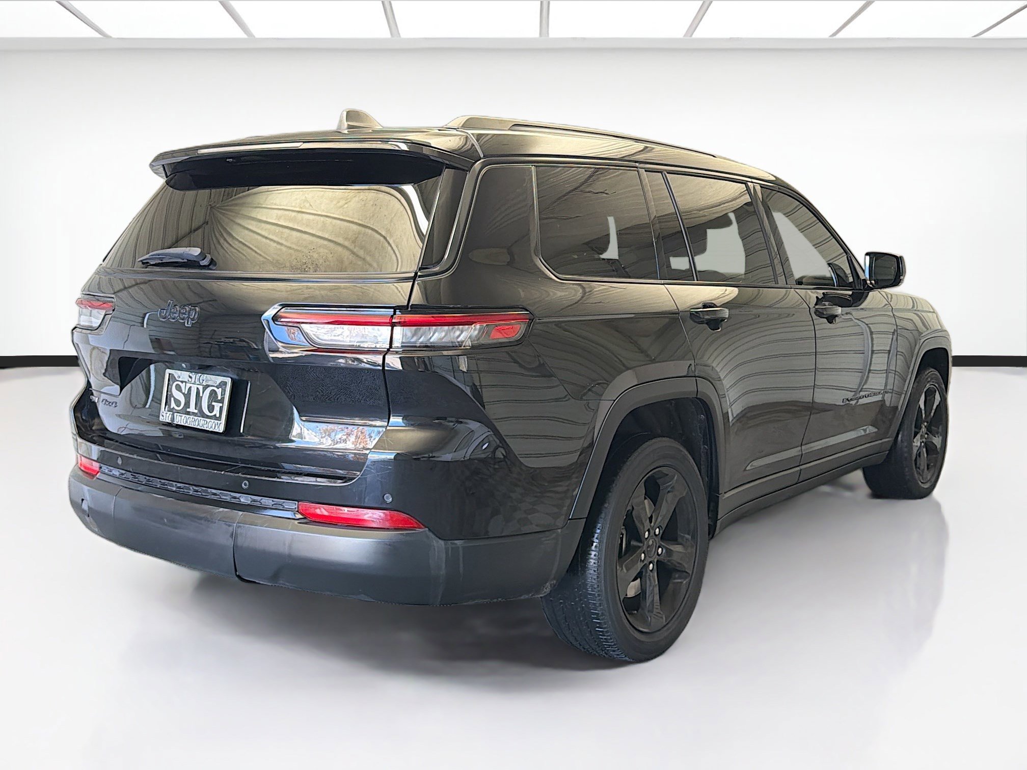 Used 2021 Jeep Grand Cherokee L Laredo AWD/4WD image 4