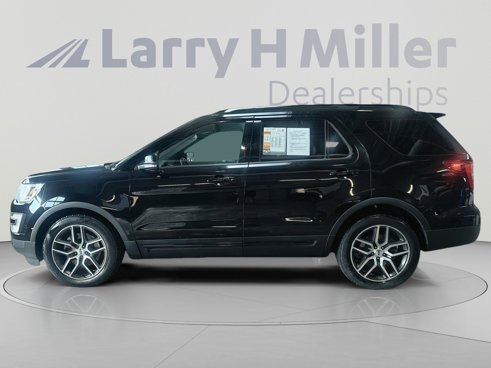 Used 2017 Ford Explorer Sport AWD/4WD image 5