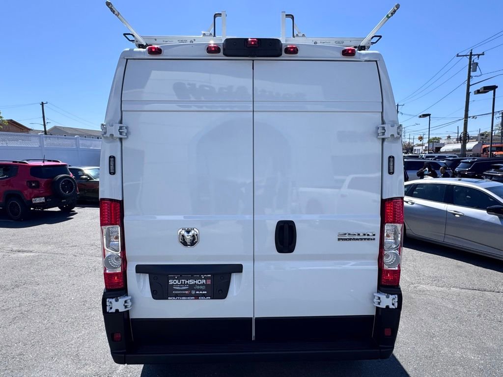 Used 2025 RAM ProMaster 2500 w/ Convenience Group FWD image 6