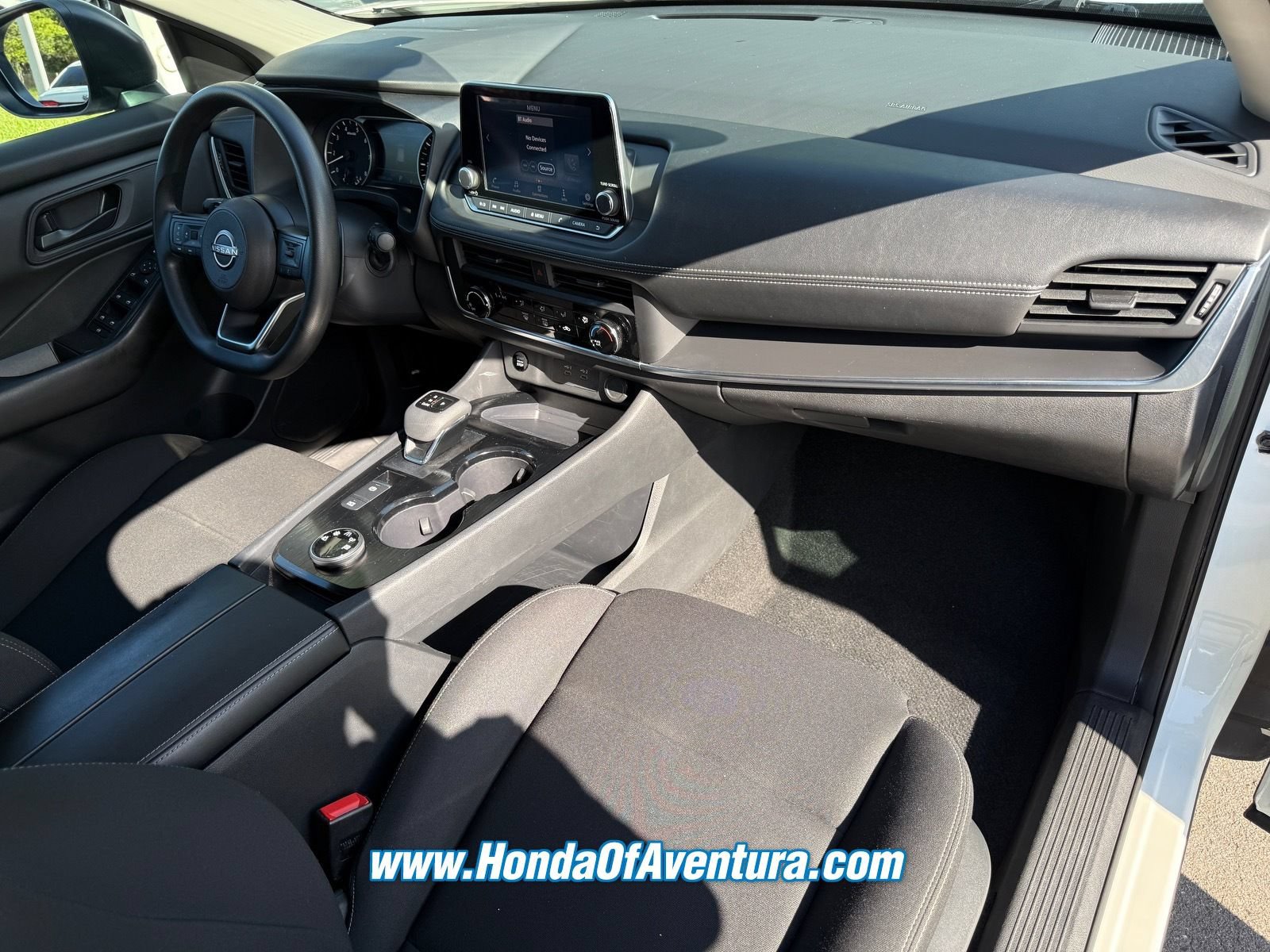 Used 2024 Nissan Rogue S AWD/4WD image 10