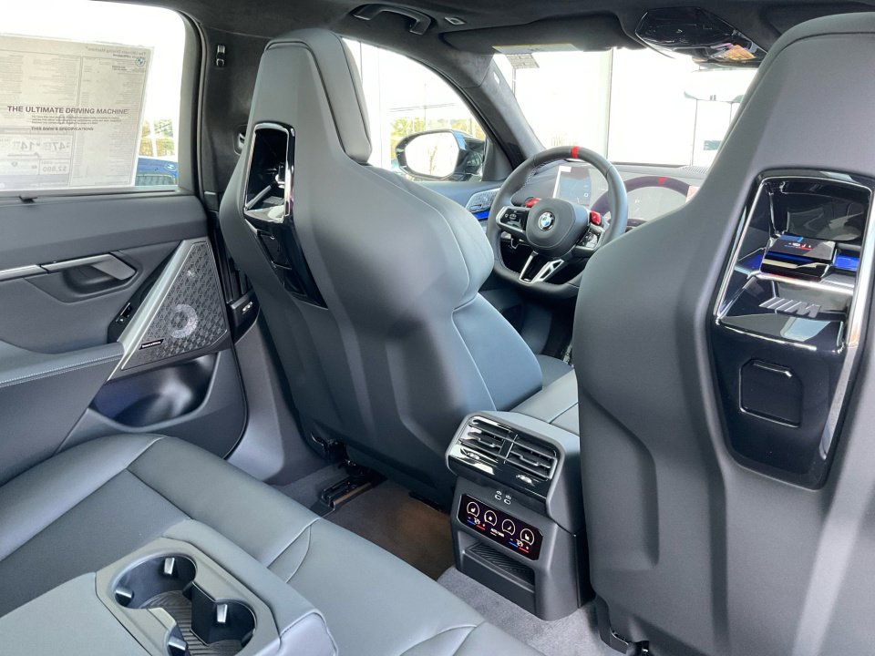 Used 2026 BMW M5 w/ Executive Package image 29