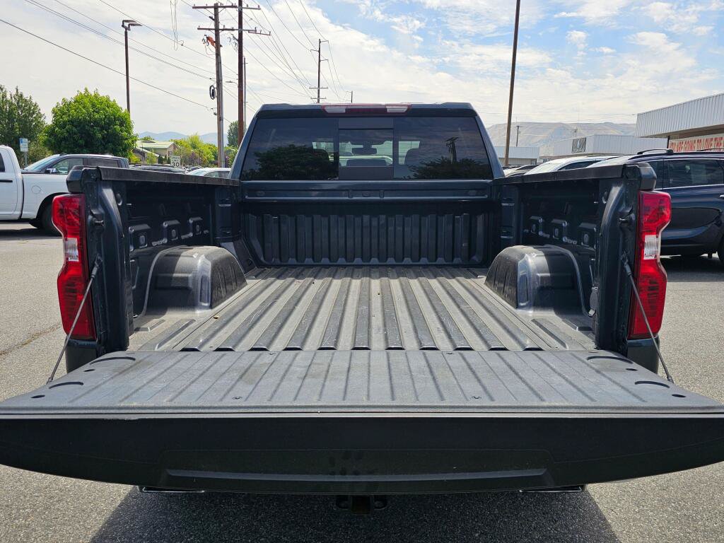 Used 2021 Chevrolet Silverado 1500 LT w/ Z71 Off-Road Package AWD/4WD image 15