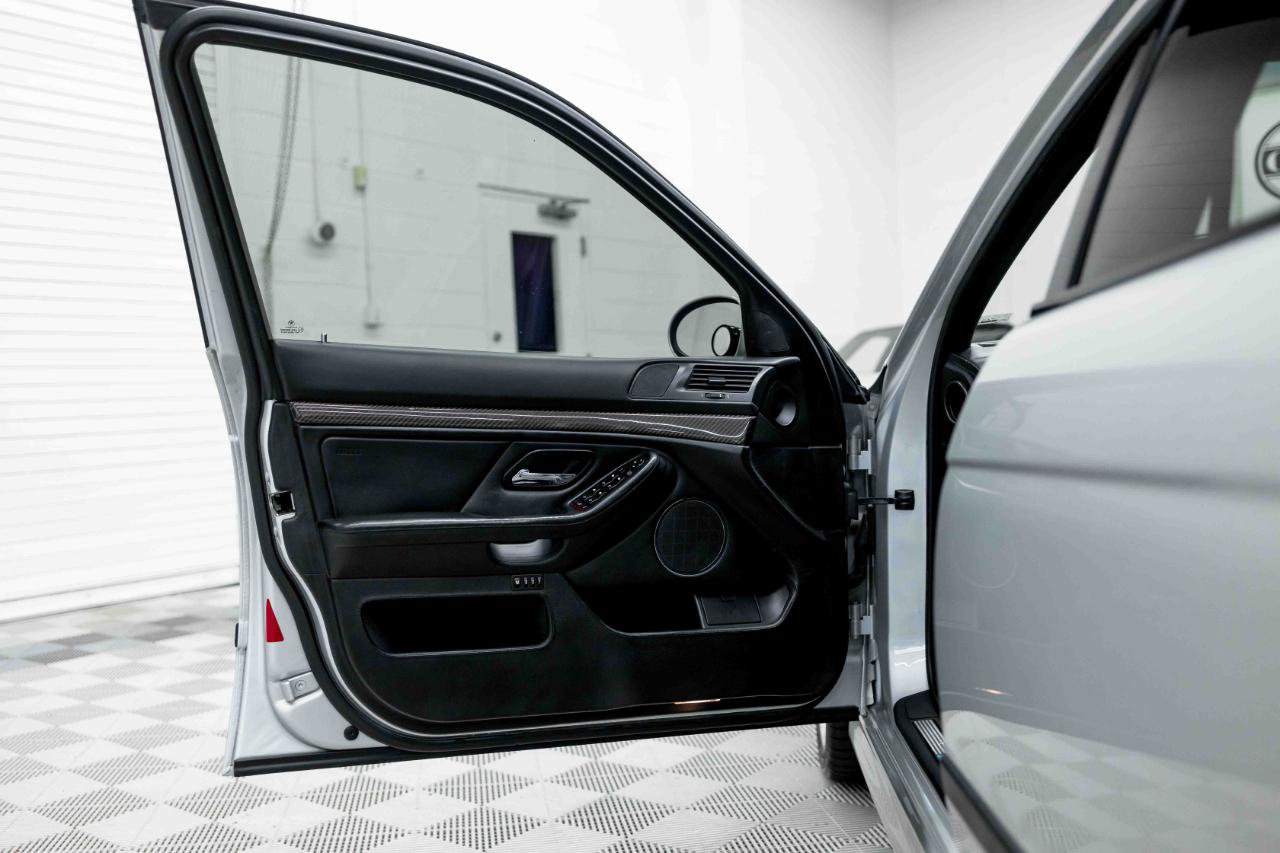 Used 2002 BMW M5 RWD image 40