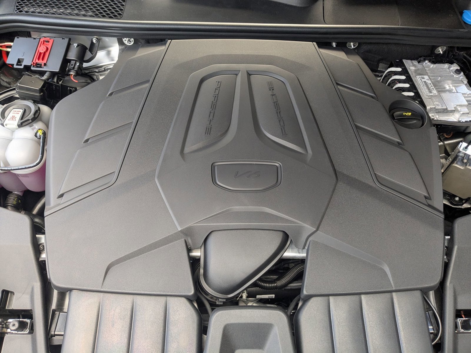 Certified 2026 Porsche Cayenne Coupe AWD/4WD image 29