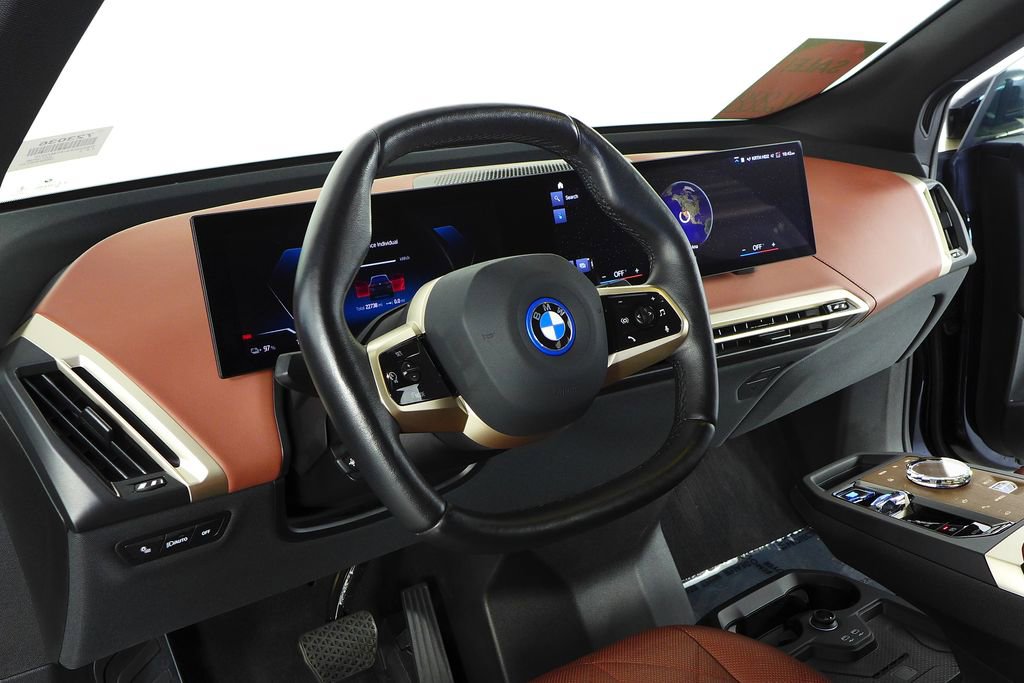 Used 2023 BMW iX xDrive50 w/ Premium Package image 30