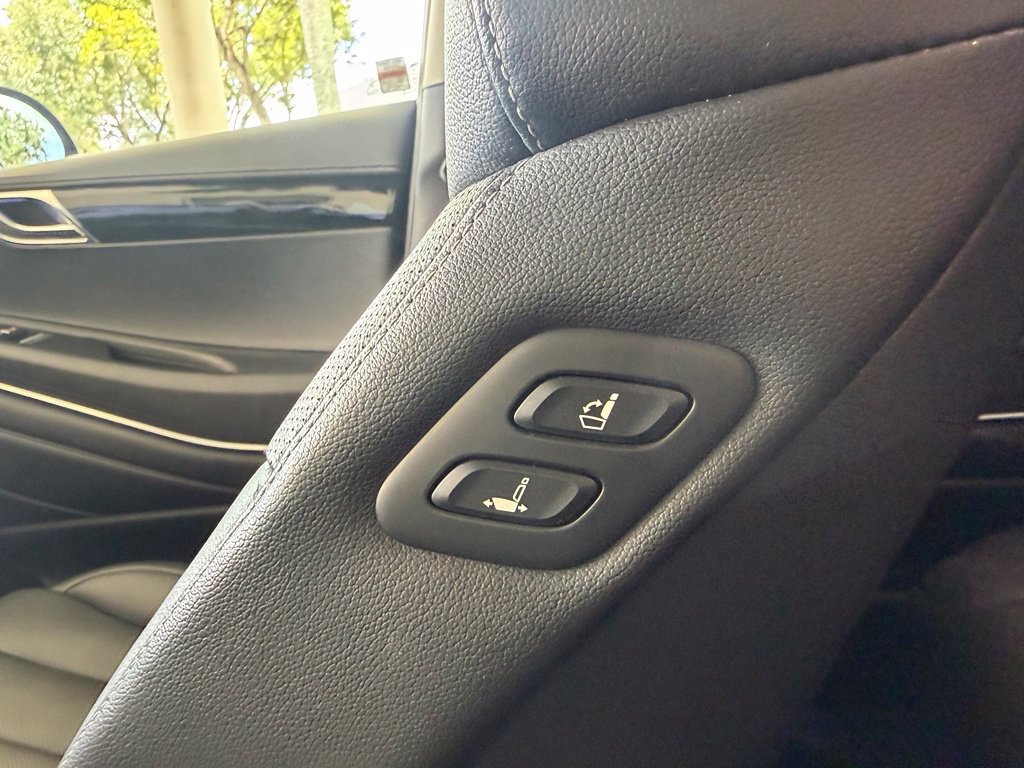 Used 2025 Genesis GV80 2.5T Standard AWD/4WD image 37
