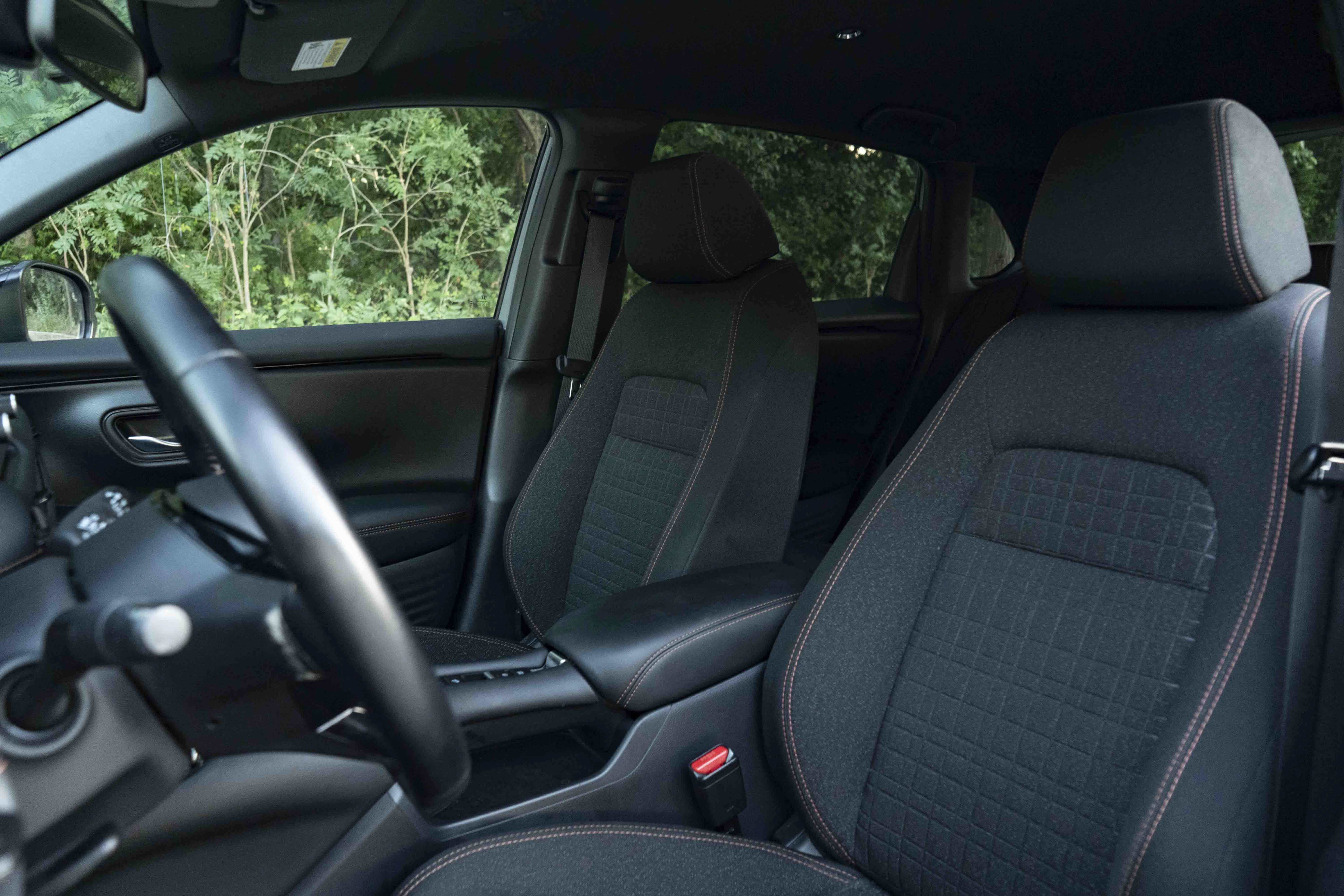 Certified 2025 Honda HR-V Sport image 17